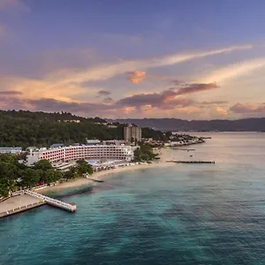 Resort Grand Decameron Cornwall Beach, A Trademark All-Inclusive Resort
